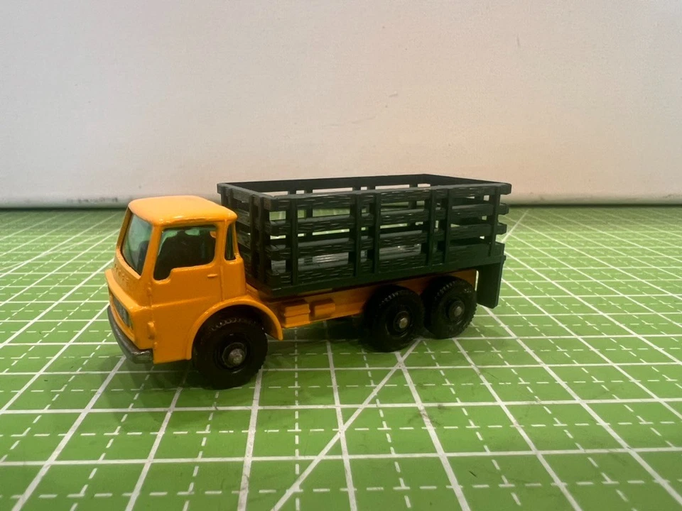Camión de estacas Dodge Matchbox Lesney #4 1967 BPW en caja original F2 Foto 4 de 4