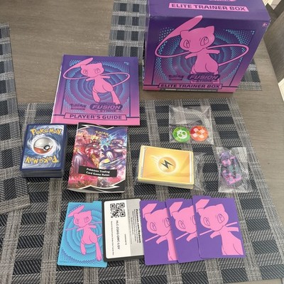 Nintendo Pokémon TCG Sword & Shield-Fusion Strike Elite Trainer Box Opened