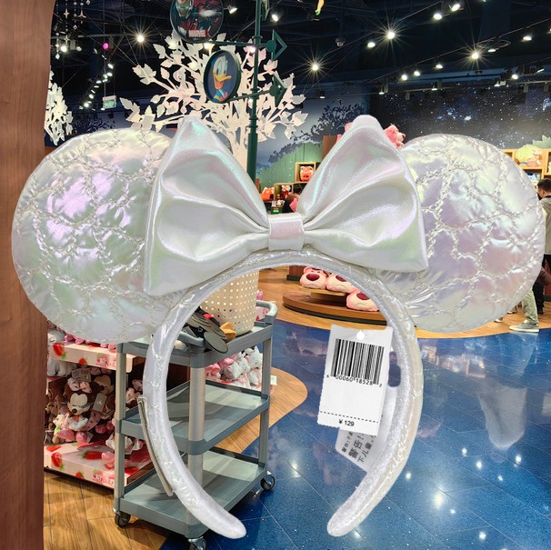 Disney*Parks Loungefly Minnie Ears Mickey Mouse Icon Quilted  display picture 1