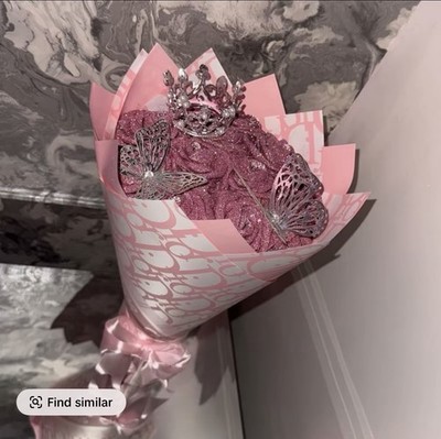 12 Rosen Rosa Kronenstrauß Fertig
