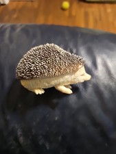 Boley Hedgehog Plastic- 4 In Ling, 2.5 In Tall