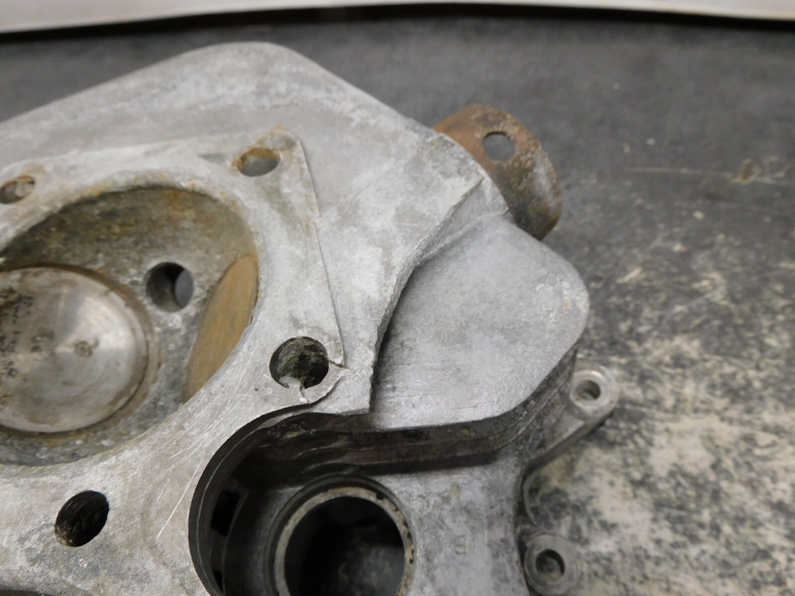 1968 Triumph TR6 650 Cylinder Head 4 2561 eBay