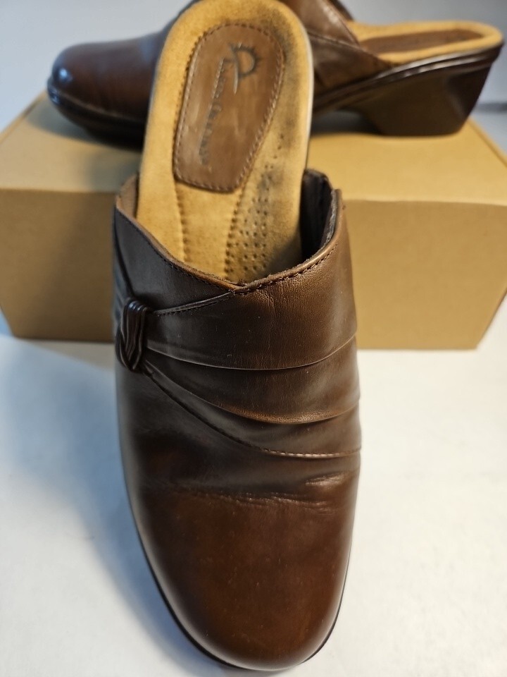 Earth Origins Women's Brown Leather Clogs Size 9.5M | Comfortable Slip-On Style