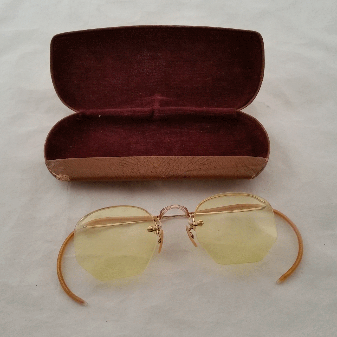 Bausch & Lomb Numont Ful-Vue True Antique 12k Gold Fill Eyeglasses and Case - Picture 2 of 12