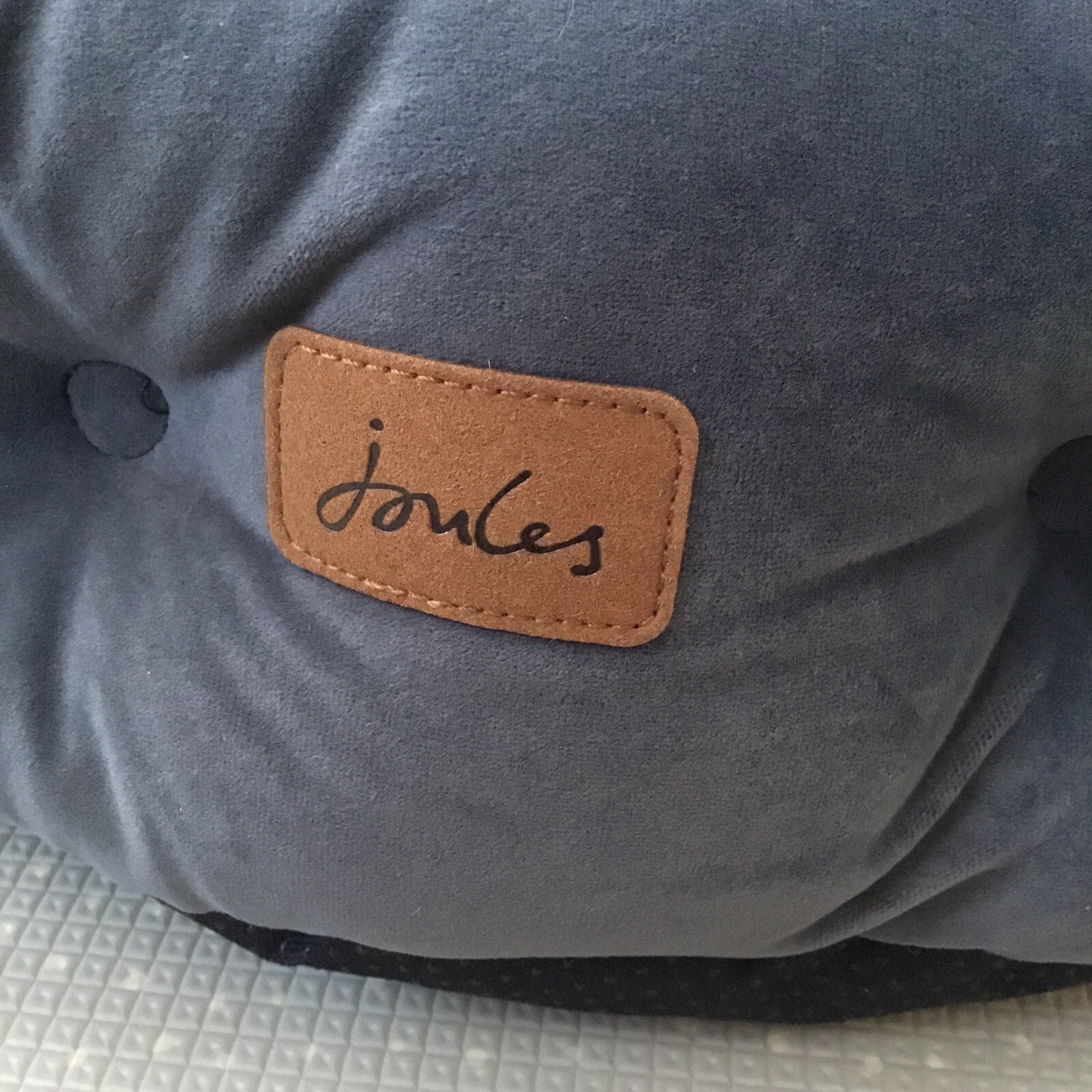 Joules Chesterfield Grey Pet Bed Dogs Size Small New With Tag Luxury Designer eBay