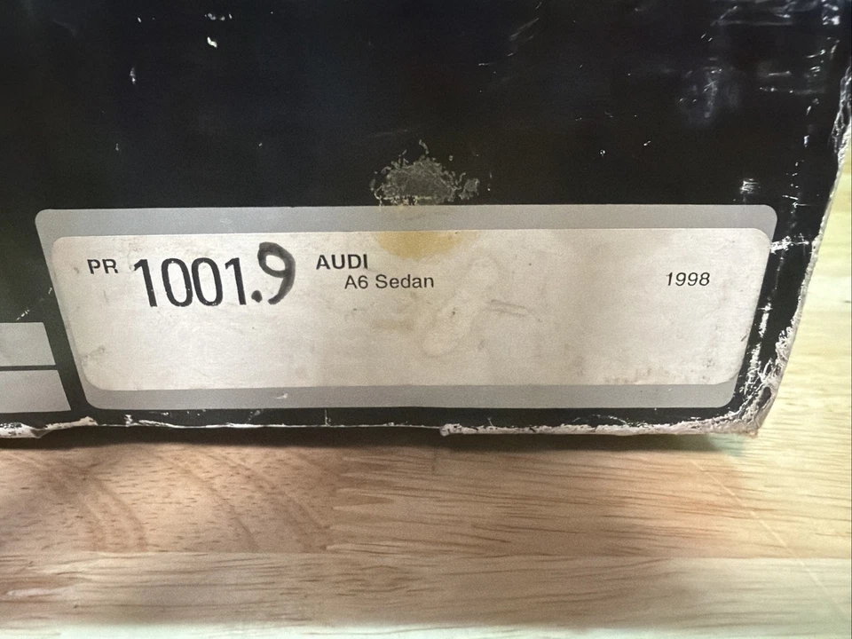 Colgan Custom Sport Hood Bra Fits 1998-2004 Audi A6 Sedan & Wagon - Image 2 of 4