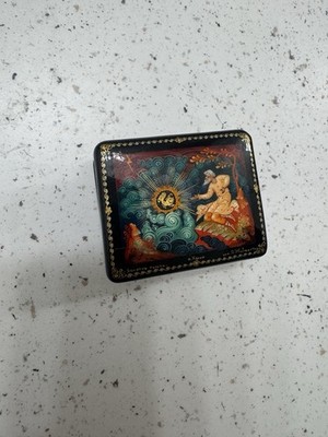 Miniature Russian Lacquer Box Hand Painted Made In Russia! Kholuy  XOAYH