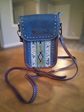 Wrangler Southwestern Studded Purse Aztec Crossbody Bag Approx 7 x 4 x 1.5 inch
