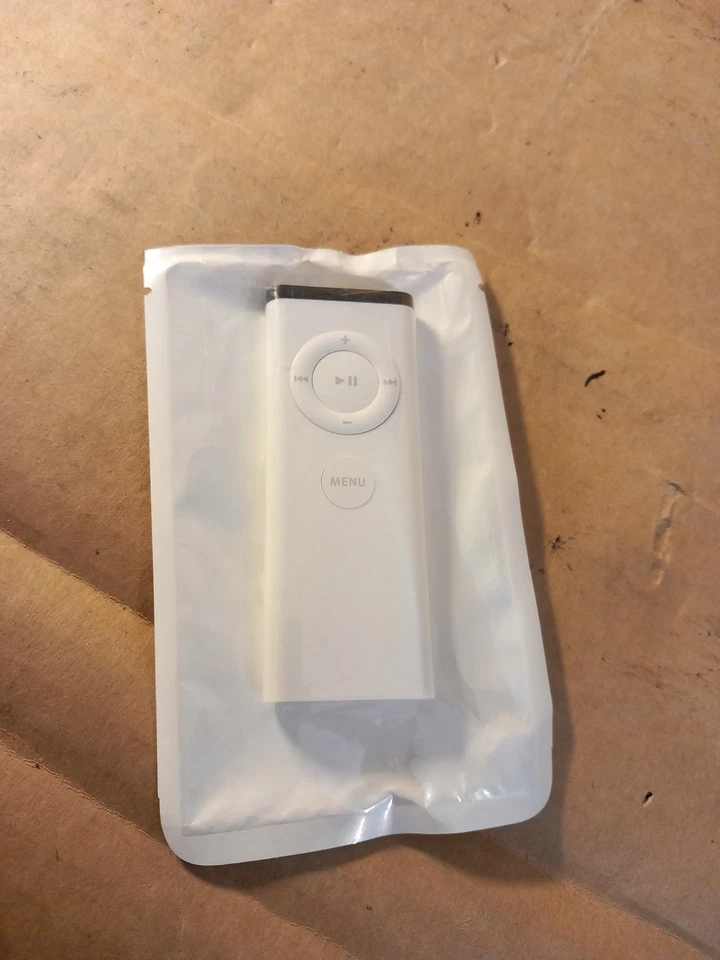 NEW Apple A1156 Remote Control for Apple TV iMac MacBook Pro - Image 3 of 4