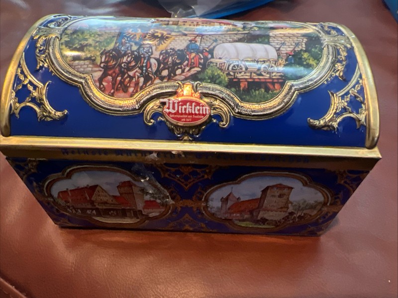 VGT MUSICAL  Wickleim TIN BOX FROM NURNBERG GERMANY  -plays music