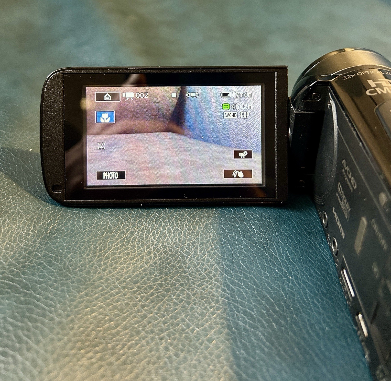 Canon VIXIA HF R52 Full HD Video Camcorder 57x Zoom Tested and Great Condition