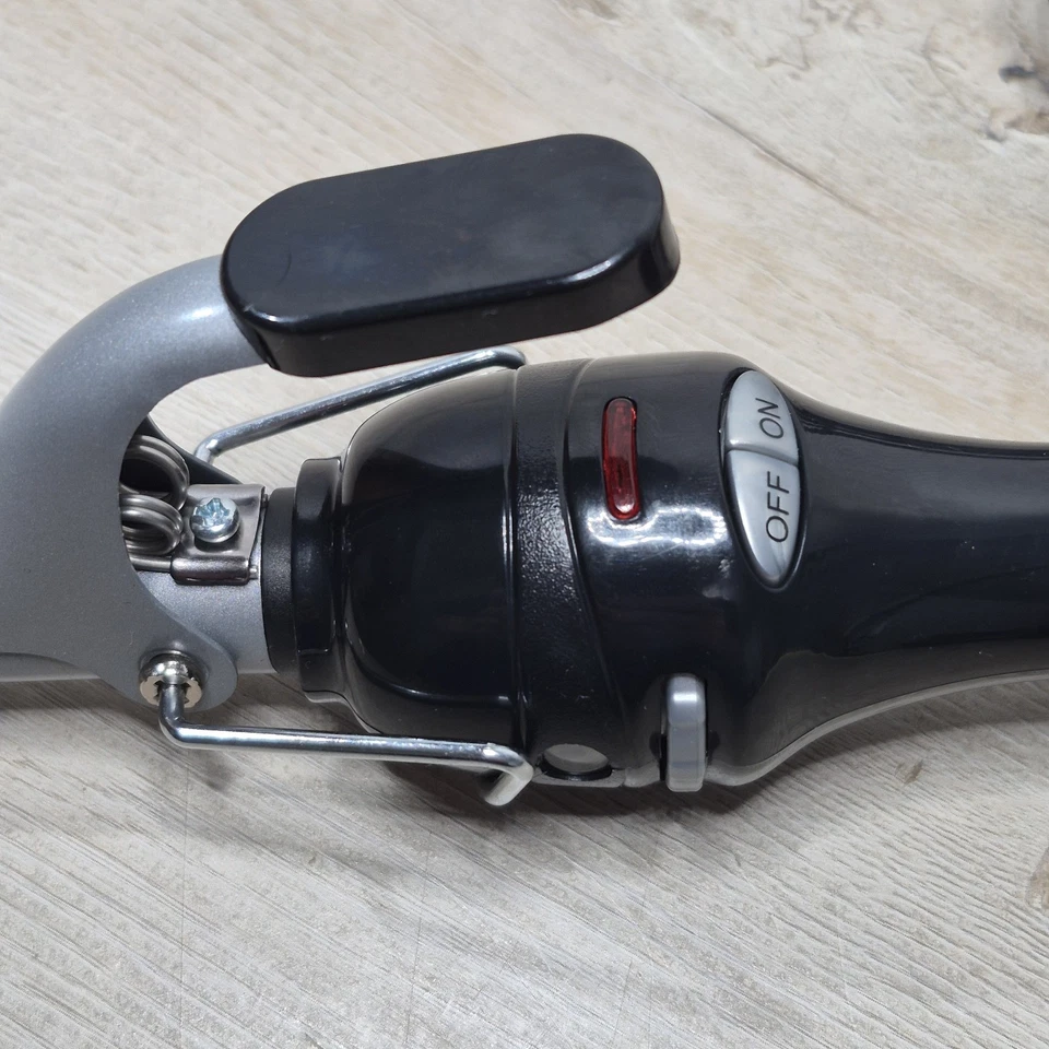 Revlon RV052C Heat Tourmaline Ceramic Curling Iron 3/4"  - Image 3 of 4