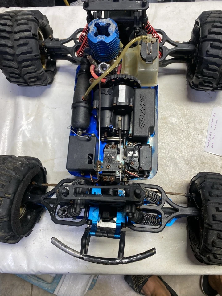 Traxxas T Maxx  4x4 Brushless RC Gas Remote Control Car Nitro For Parts - Image 3 of 4