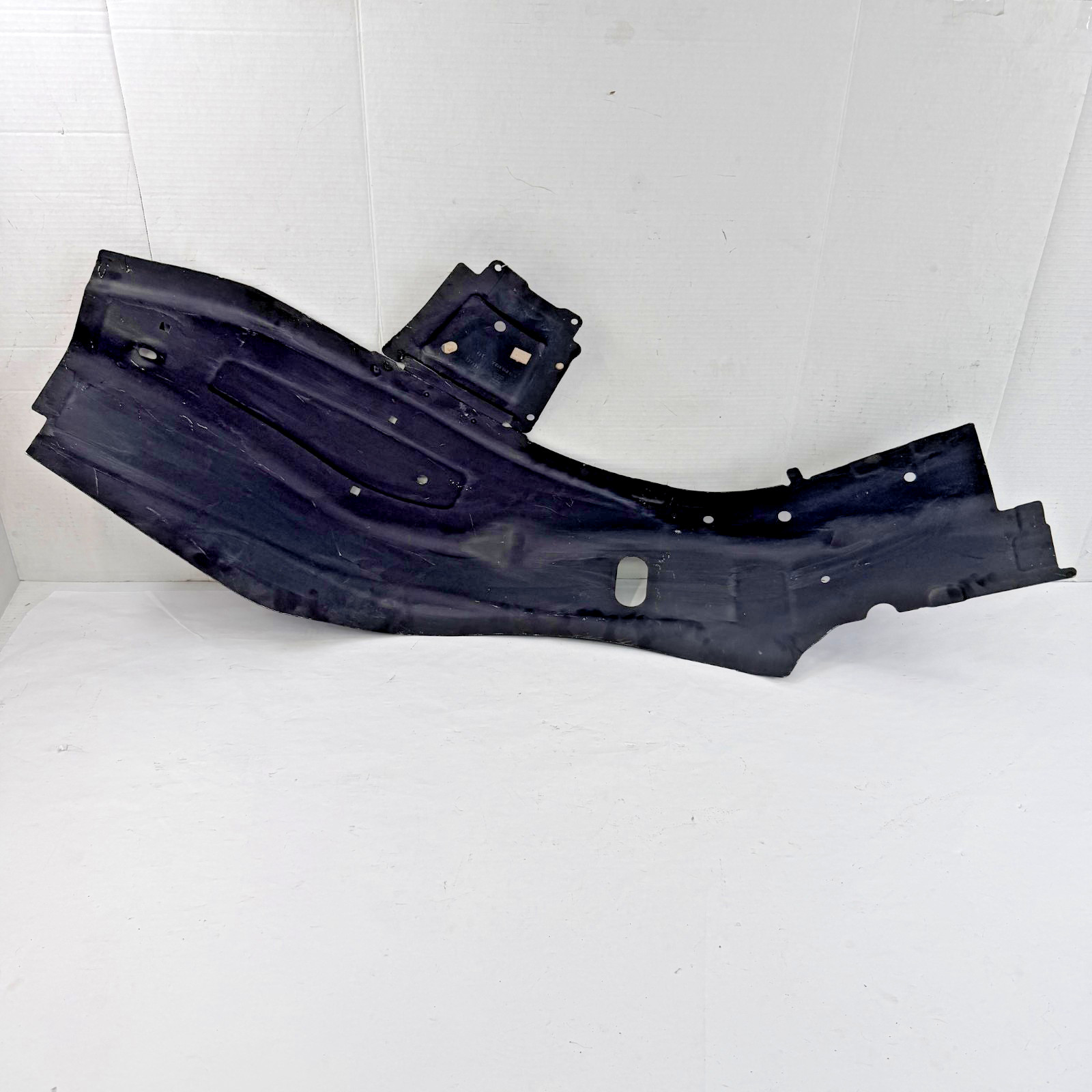 New 2018 - 2022 Lamborghini Urus Left D-Pillar Reinforcement 4ML809027A OEM