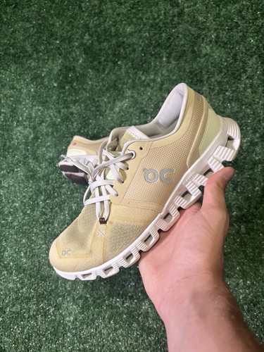 On Cloud Cloud X - Women’s Size 7.5- Cloudtec