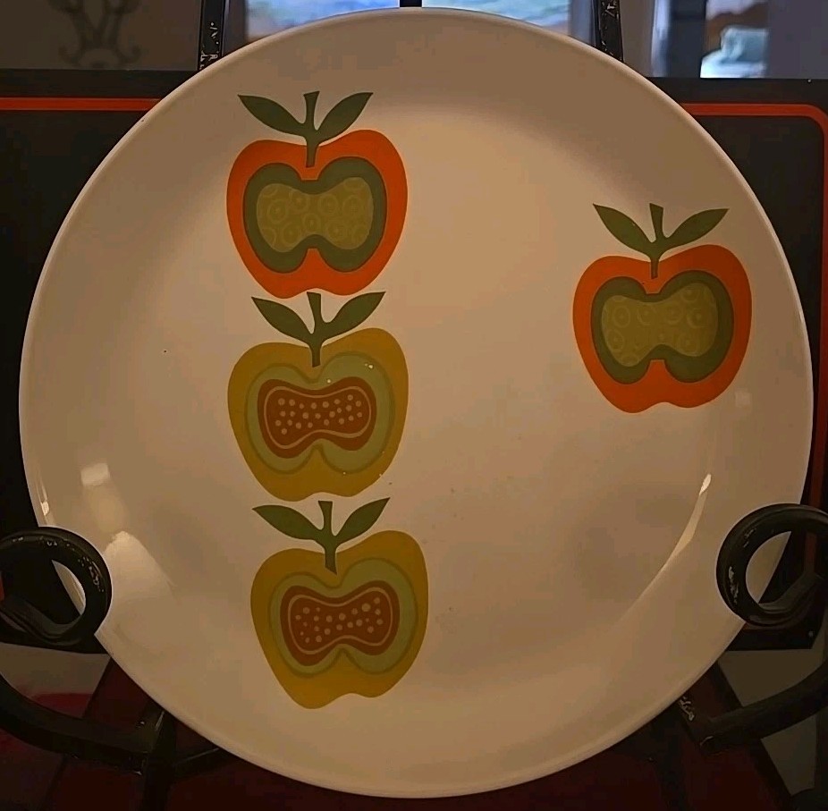JOHNSON BROS. Snow White P 3 Dinner Plates Ironstone England Fruit