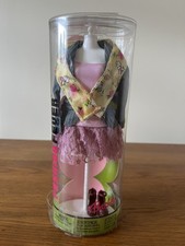 Mattel Fashion Fever  Barbie outfit G9019 -  2005 with Mannequin and Box 
