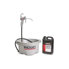Ridgid 10883 Oiler with 1 Gallon Nu-Clear Thread Cutting Oil