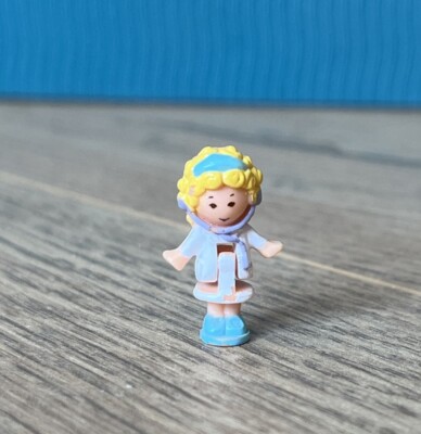 Vintage 1992 Polly Pocket Dr. Polly Doll In The Nursery Compact Playset Bluebird