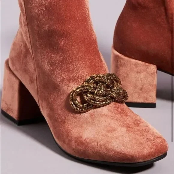 Anthropologie | Botines Stevie Velvet Chain | Nuevos en caja | Talla 38 | $200 Foto 3 de 4