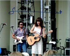 FEIST LESLIE FEIST SIGNED AUTOGRAPHED 8X10 PHOTO B