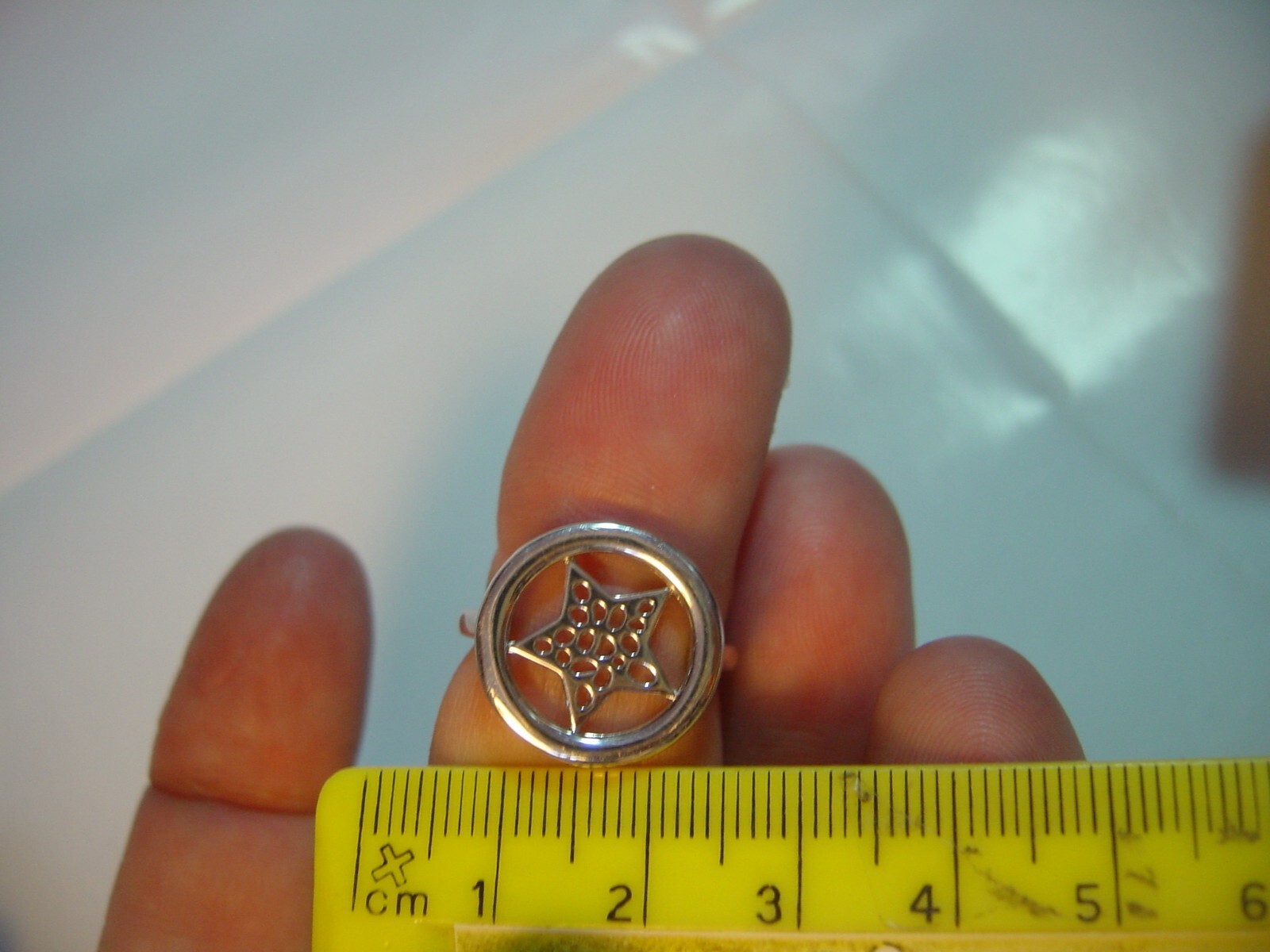 Vintage Solid Silver Star Circle Band Ring – Unus… - image 9