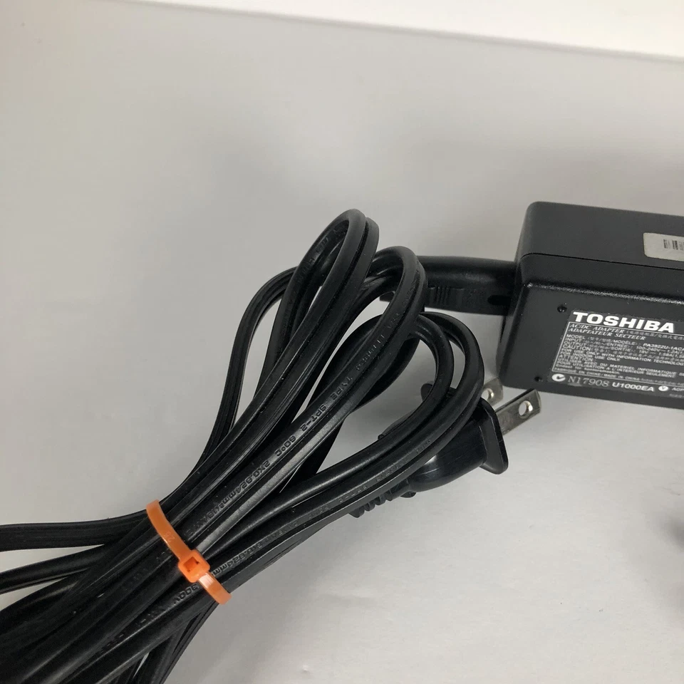 Cable de alimentación adaptador de CA Toshiba PA3922U-1ACA para tabletas Thrive 10" 30W 19V OEM Foto 4 de 4