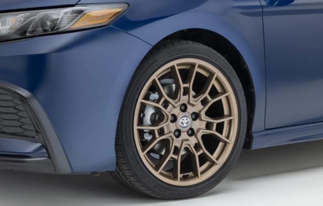 Genuine Toyota Camry & Avalon TRD 19
