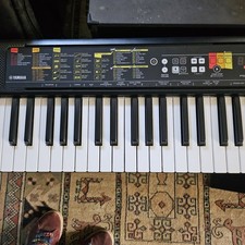 Yamaha PSR-F52 - Clavier arrangeur 61 notes, 144 sonorités d'instruments Neuf