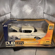 1958 CHEVY IMPALA WHITE  1:24  DUB CITY OLD SKOOL 2005 BY JADA