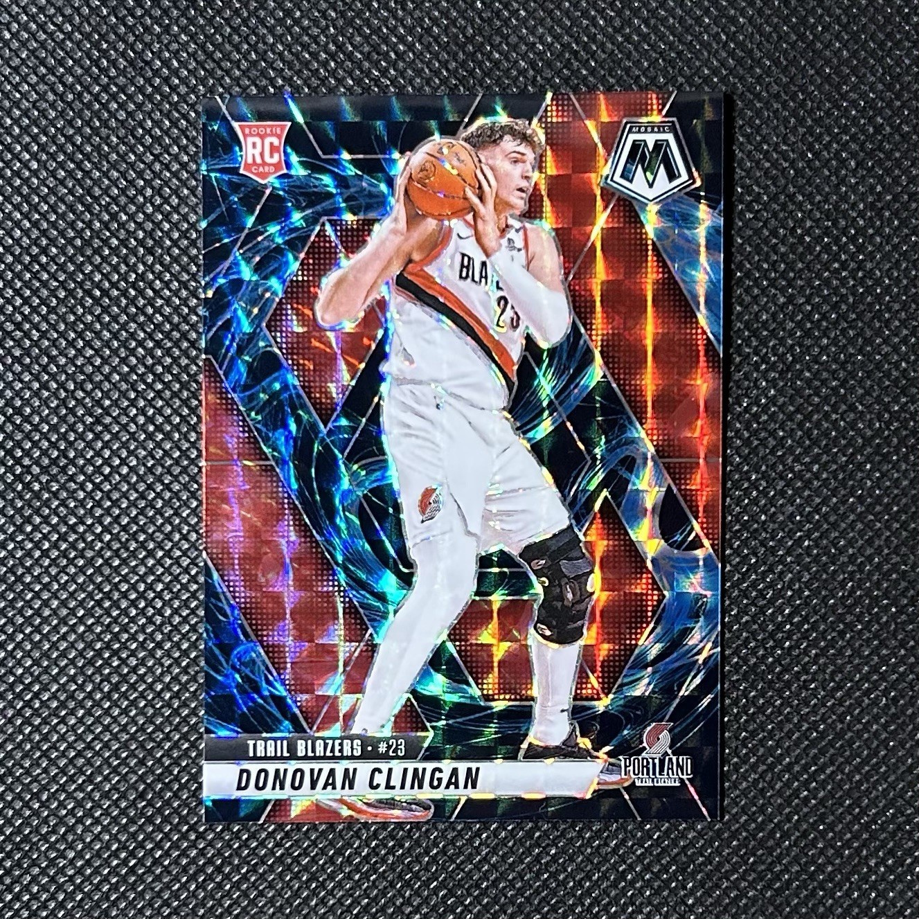 2024-25 Panini Mosaic Rookie Genesis Donovan Clingan #246 (RC) CASEHIT SSP SP
