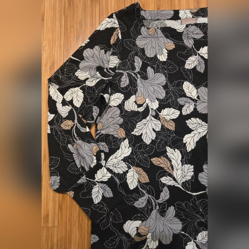 NWOT Chico's Leaf Pattern Top - image 4