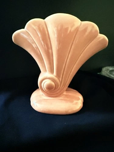 Red Wing Pottery Shell Pattern Pink Ceramic Vase 899 Art Pottery 7.5in Glossy