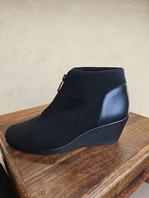 Munro Women's Rachael Black Microfiber Bootie Platform Chic Sz 7M Barely Used