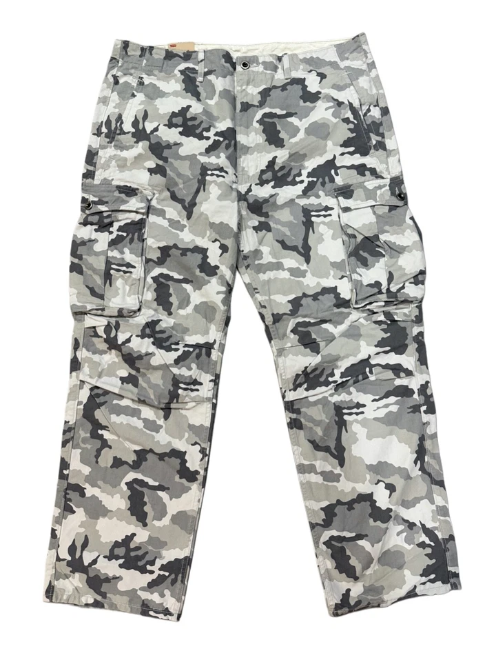 Pantalones cargo Levis Relaxed Fit Ace color gris claro camuflaje 0040 Foto 2 de 3