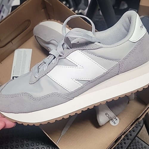 NEW BALANCE 237 Sneaker Women's Grey Size 8 NWT - Picture 5 of 11