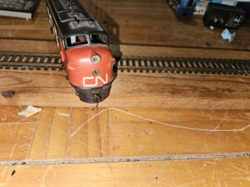 CN DIESEL, F7, HO SCALE, NOT RUNNING SLIGHT HUMMING - Picture 4 of 5