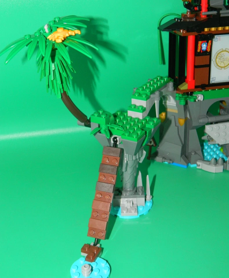 LEGO Ninjago 70604 Tiger Widow Island, photo 4 of 5