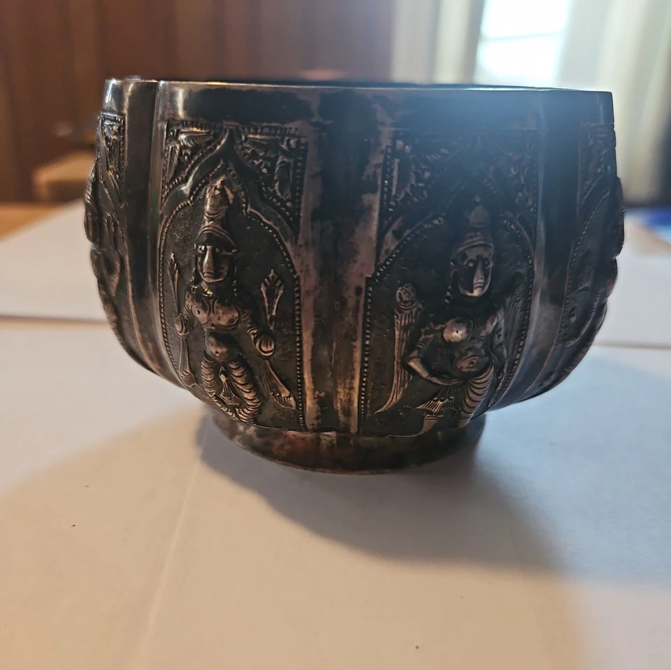 Antique Handmade Burmese  Repousse Silver Bowl - Изображение 2 из 4