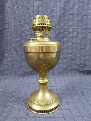 Petroleumlampe Petroleum Tischlampe Sepulchre Belgique Brevete S.G.D.G Öllampe