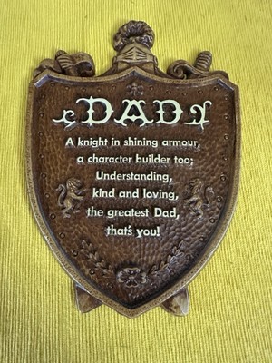VTG Dad Crest Plaque Wall Hanging Sign  8.5  X 6  