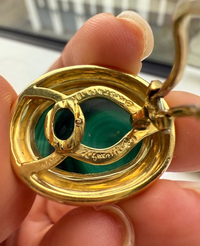 VINTAGE TIFFANY & CO. PALOMA PICASSO 18K Yellow Gold & Malachite Earrings - Picture 7 of 9