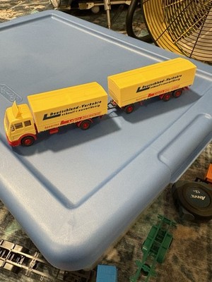 Wiking 1:87 scale Mercedes-Benz 1632 ''Lautz-Oberwelland'' truck and trailer