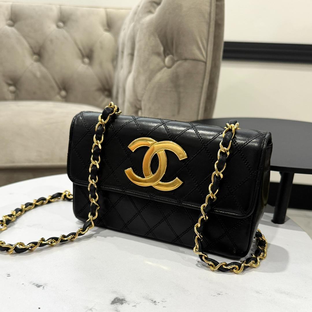 CHANEL Black Bicolor Chain Shoulder Bag with Gold Hardware PG5T2Y