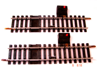 Lot De 2 Demi-Rails Droits Jouef HO (1/87) En Acier Avec Prise Alimentation - Occasion