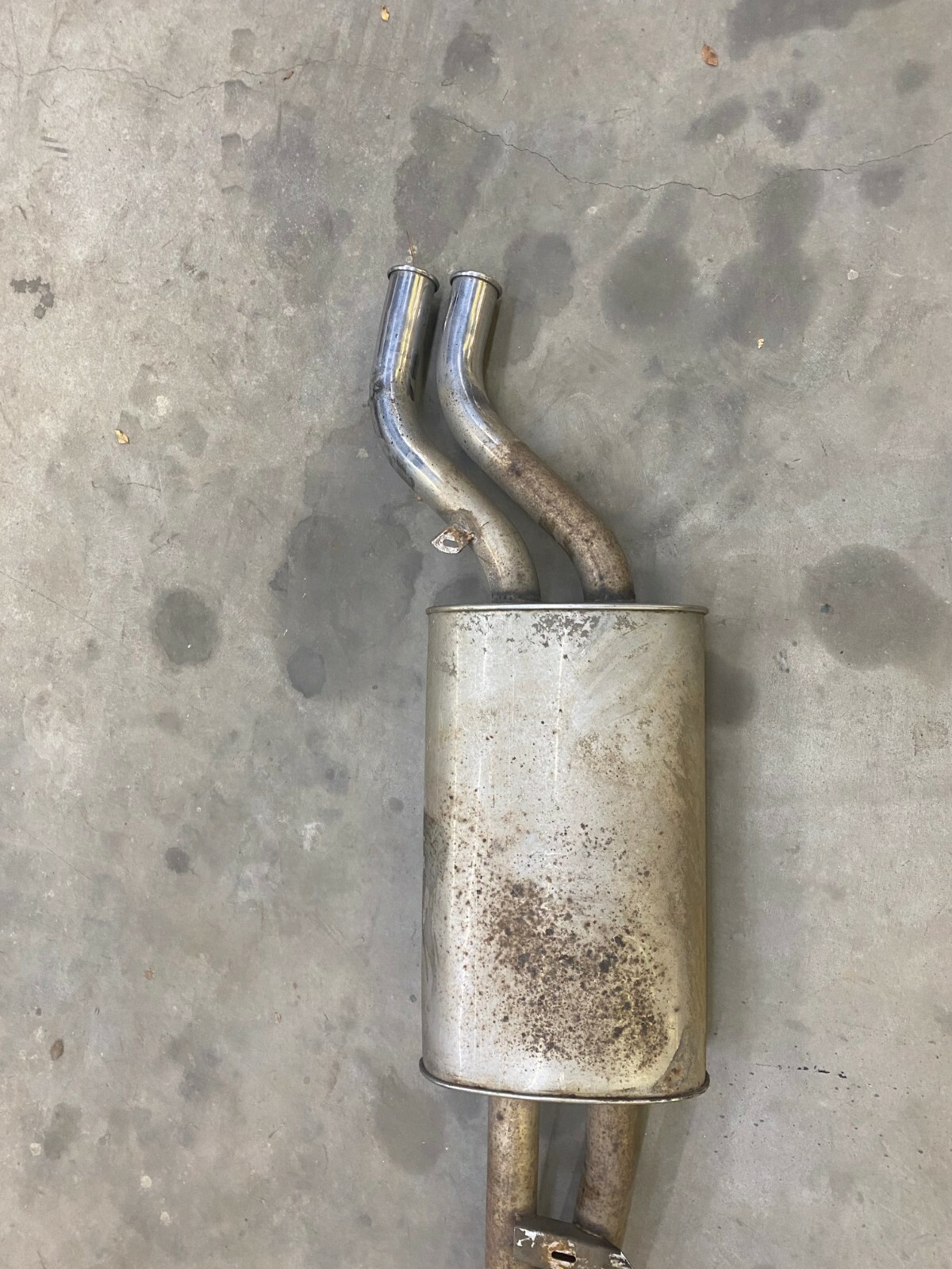 Bentley Mulsanne Exhaust Muffler, Tail Pipe  c. 1984 part # UR23433