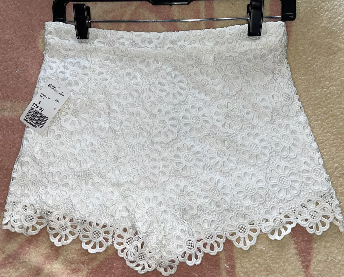 White lace shorts forever clearance 21