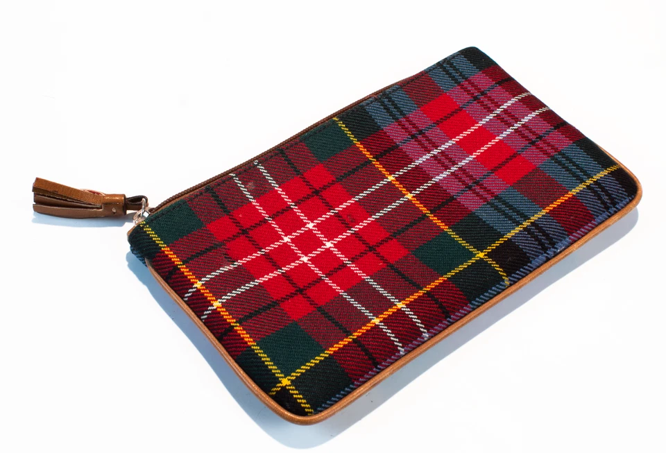 Bolso sin asas Coach a cuadros con cremallera superior Foto 2 de 3