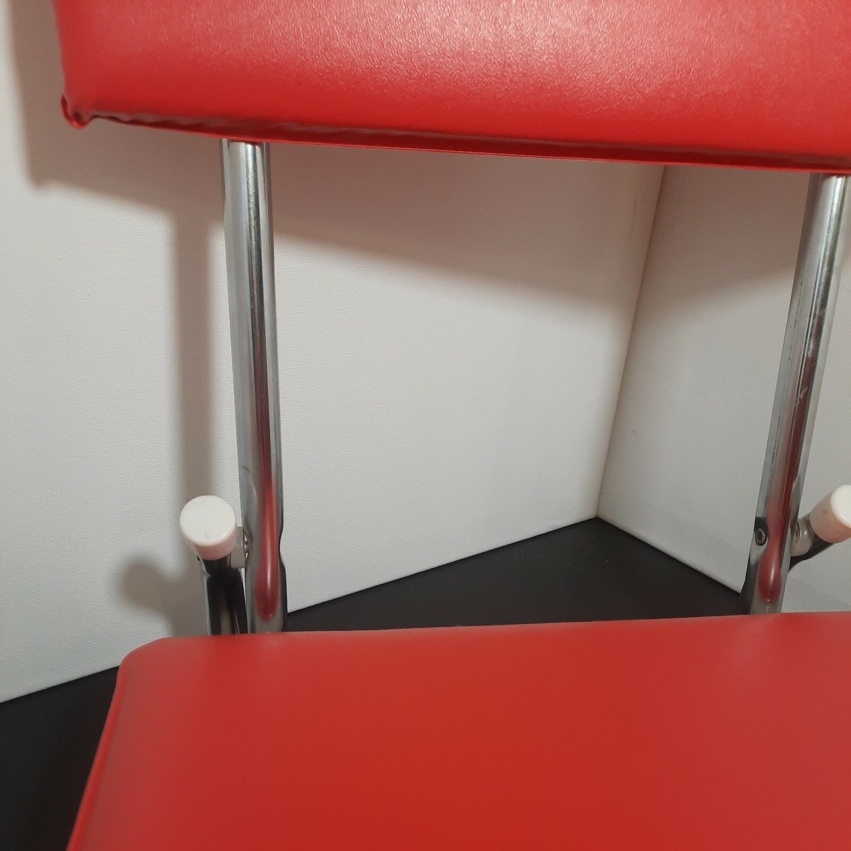 Chaise De Stade Vintage – Métal Et Vinyle Rouge – Pliante – Pour Sport, Pêche, Bateau – Occasion