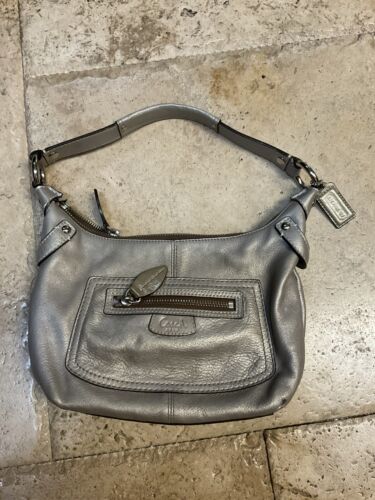 Vintage coach classic hobo - Gem Vintage coach classic hobo - Gem